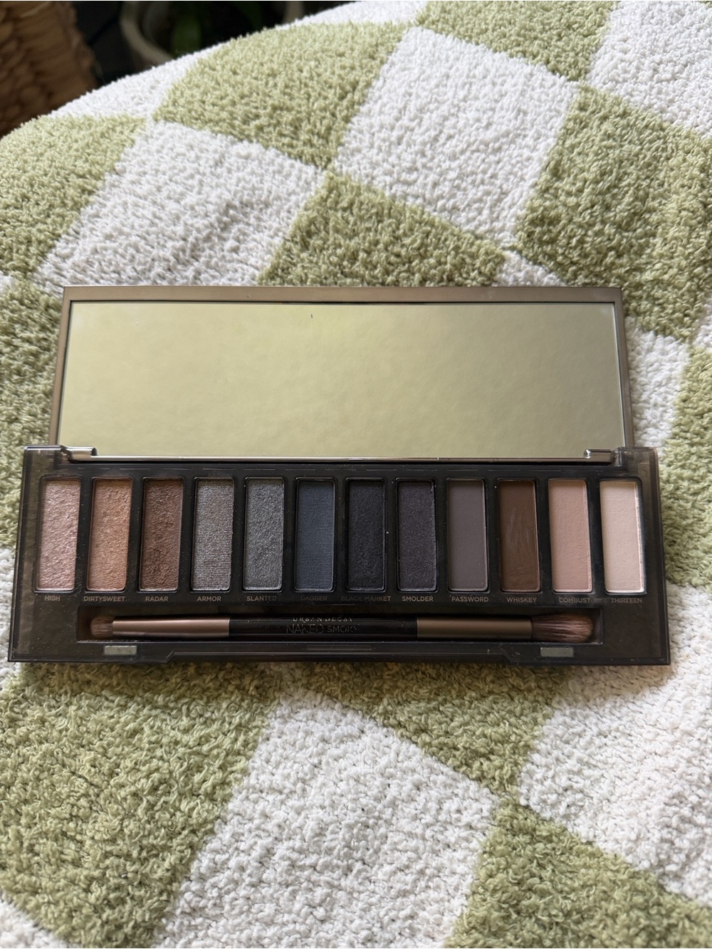 Urban Decay Naked Smoky Eyeshadow Palette - Smoky Taupe & Neutral Brown Tones - Picture 2 of 5